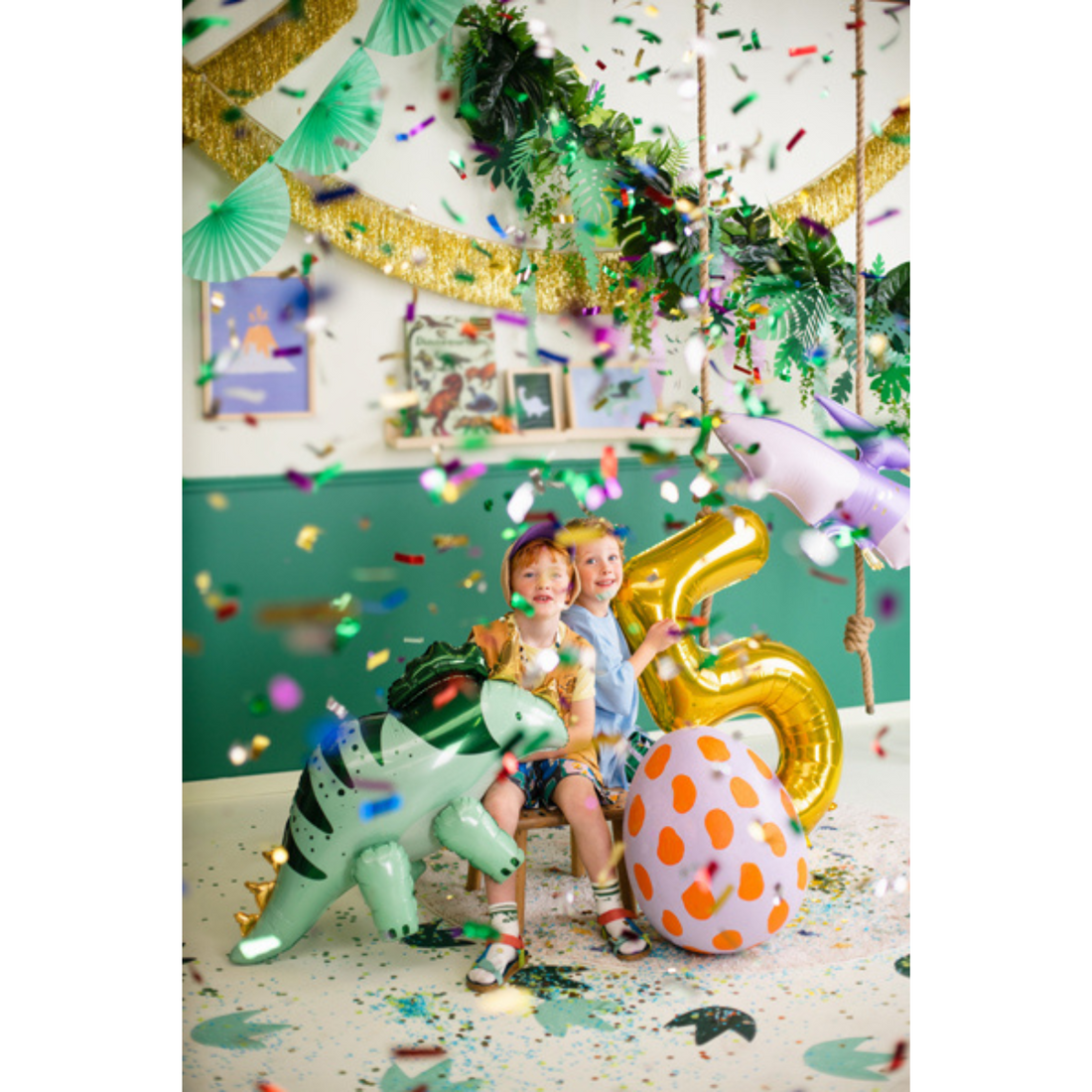 folieballon in de vorm van een dino triceratops