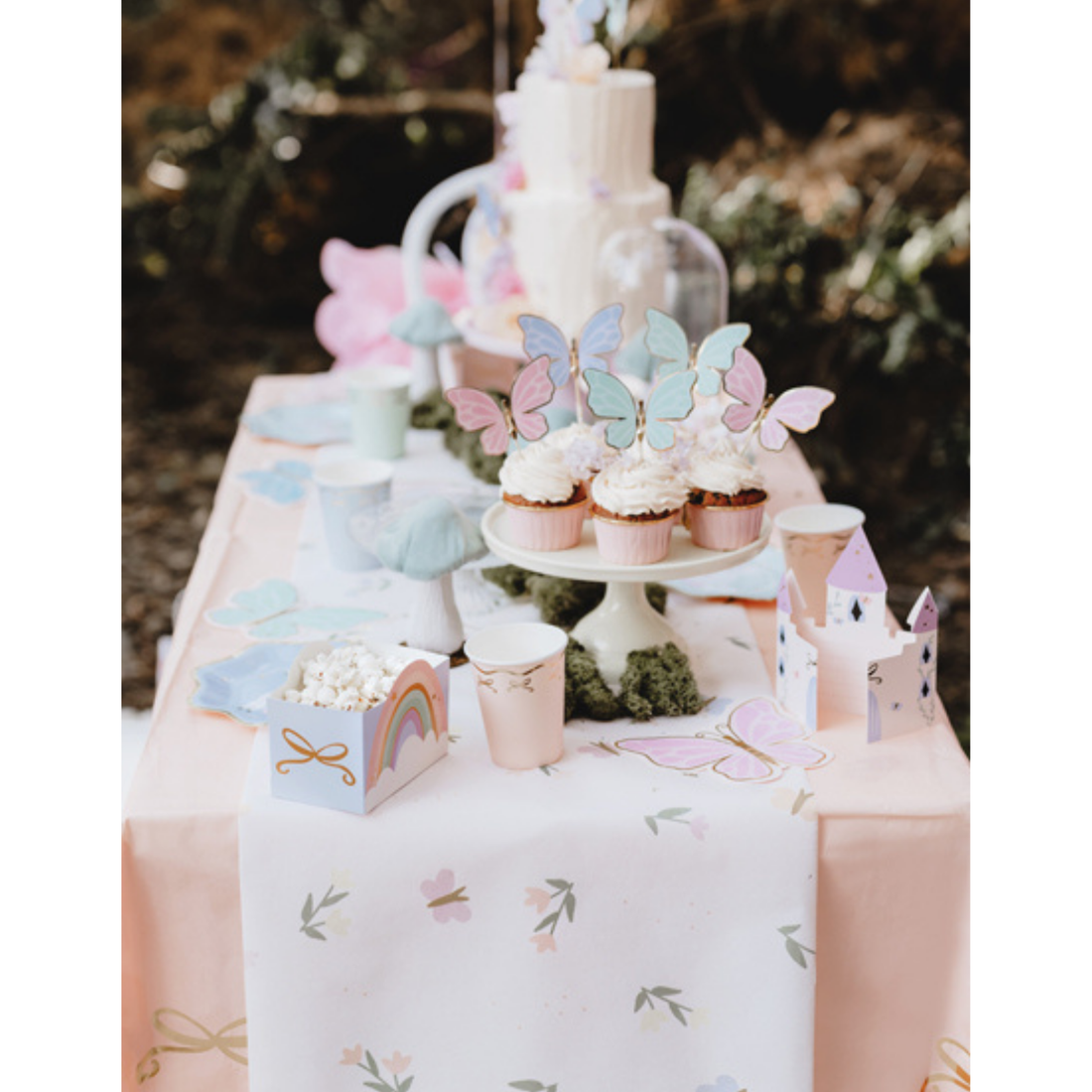 Tafelloper bloemen en vlinders