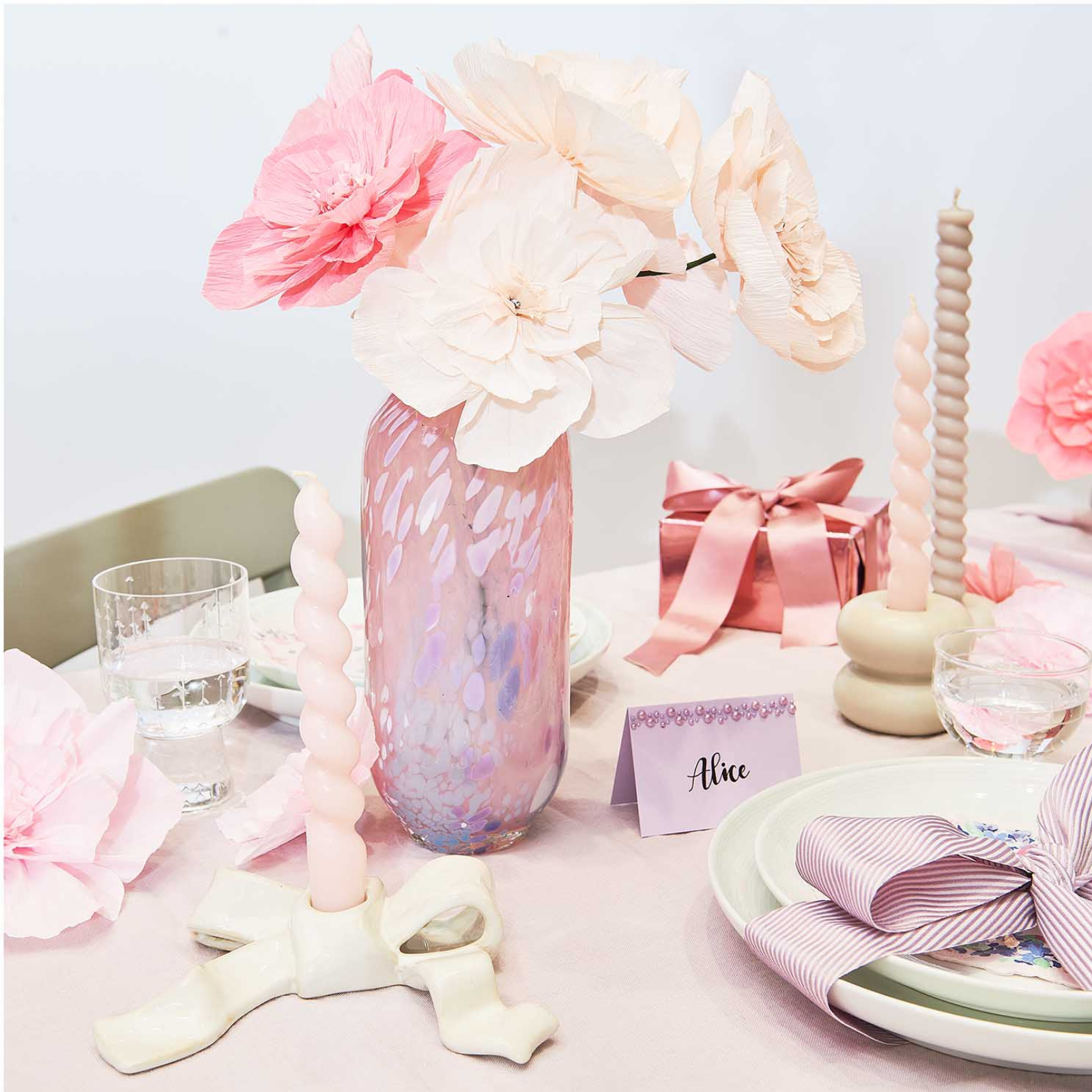 Kaarshouder strik roze
