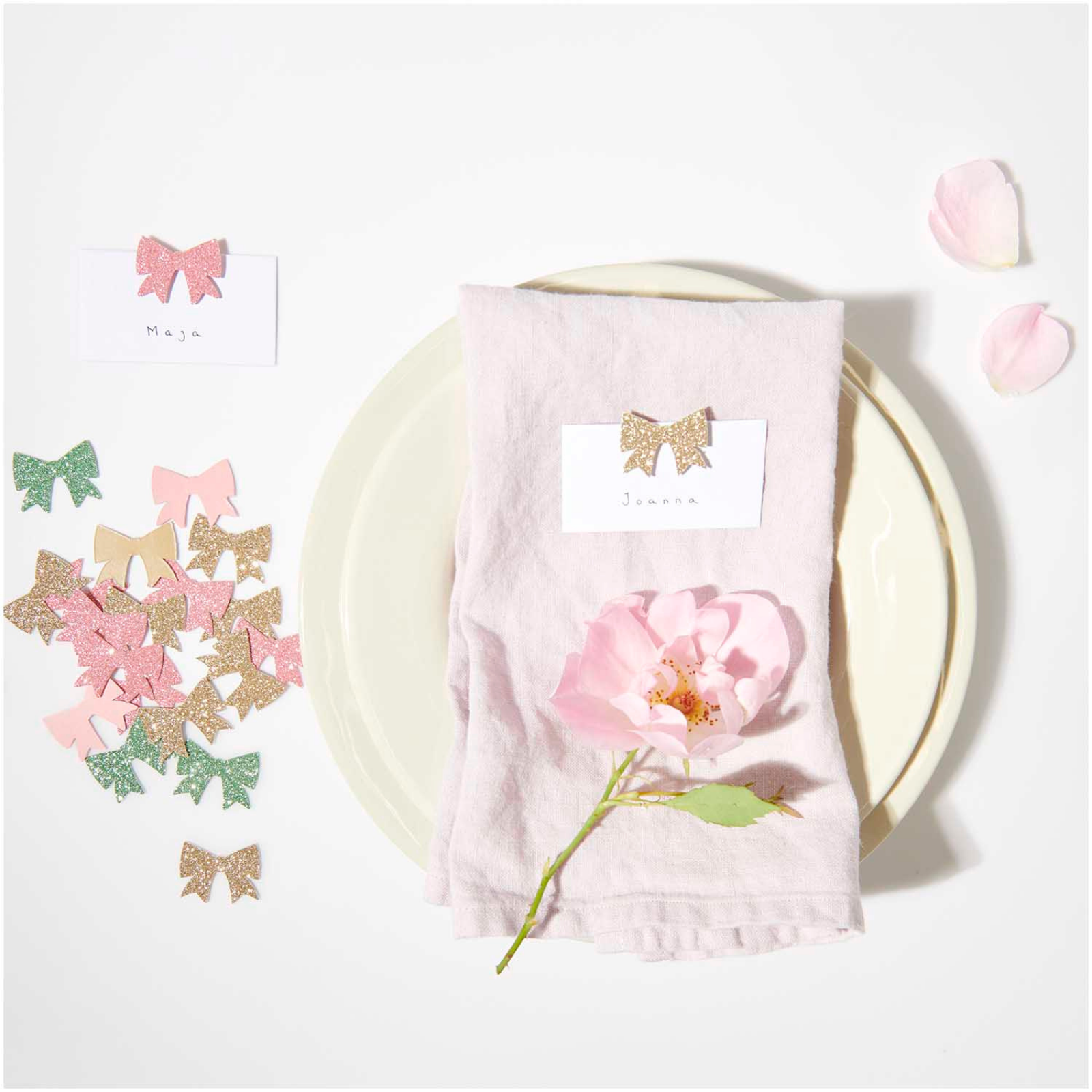 Tafelconfetti strikjes roze glitter