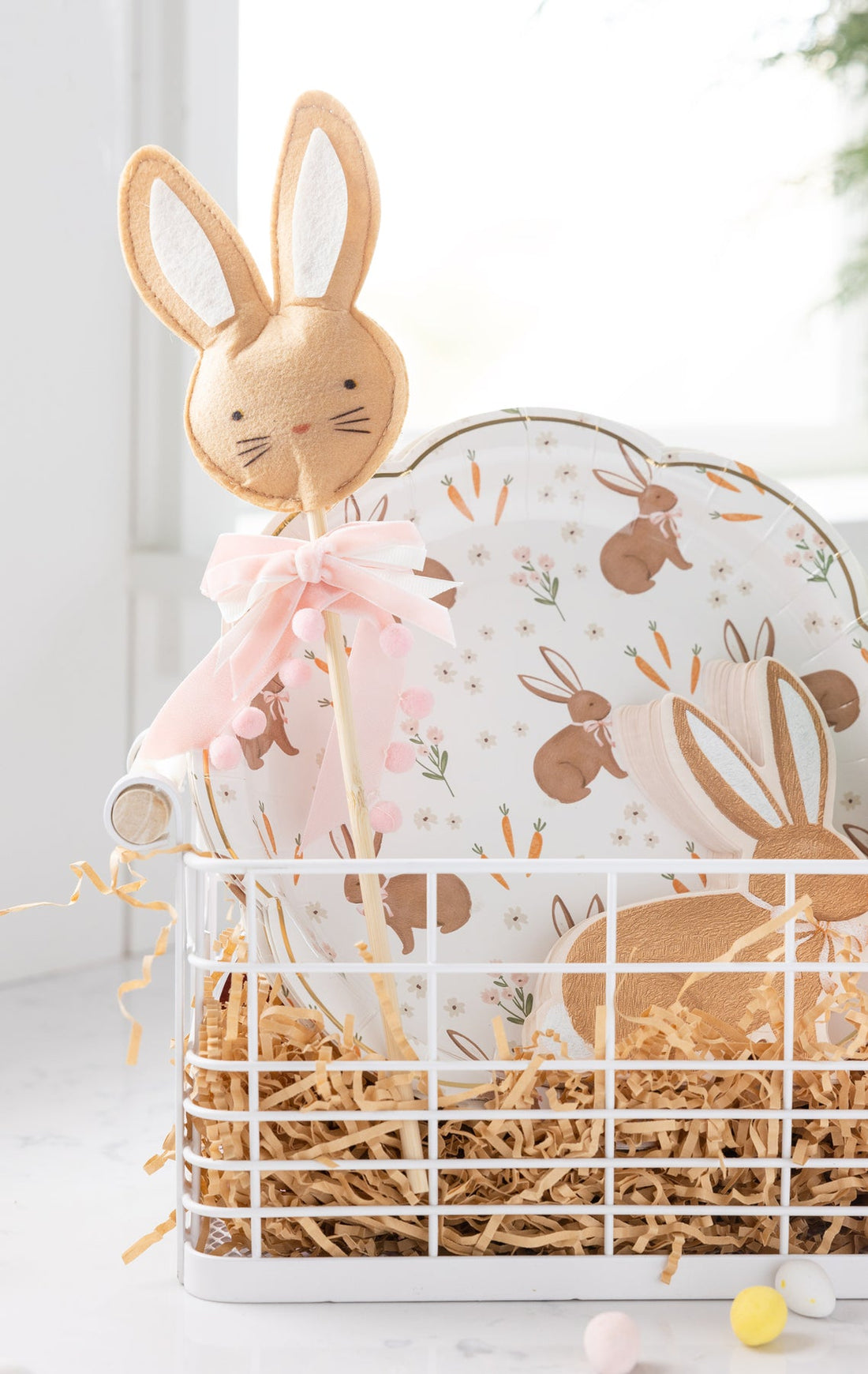 toverstafje met bruin vilten konijntje en roze lintjes